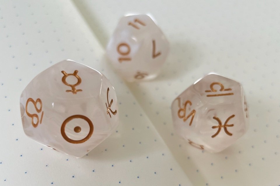 3 Ways to Use Astrology Dice